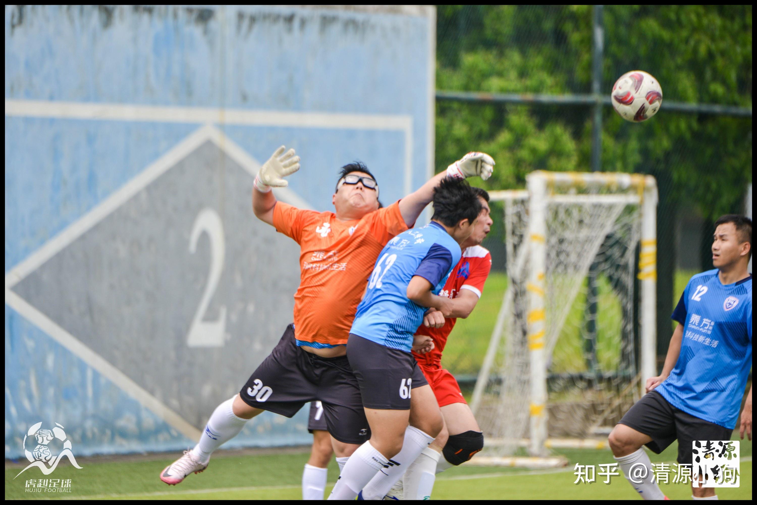 包含精妙配合下球队实力逐渐展现，精彩对决悄然上演的词条