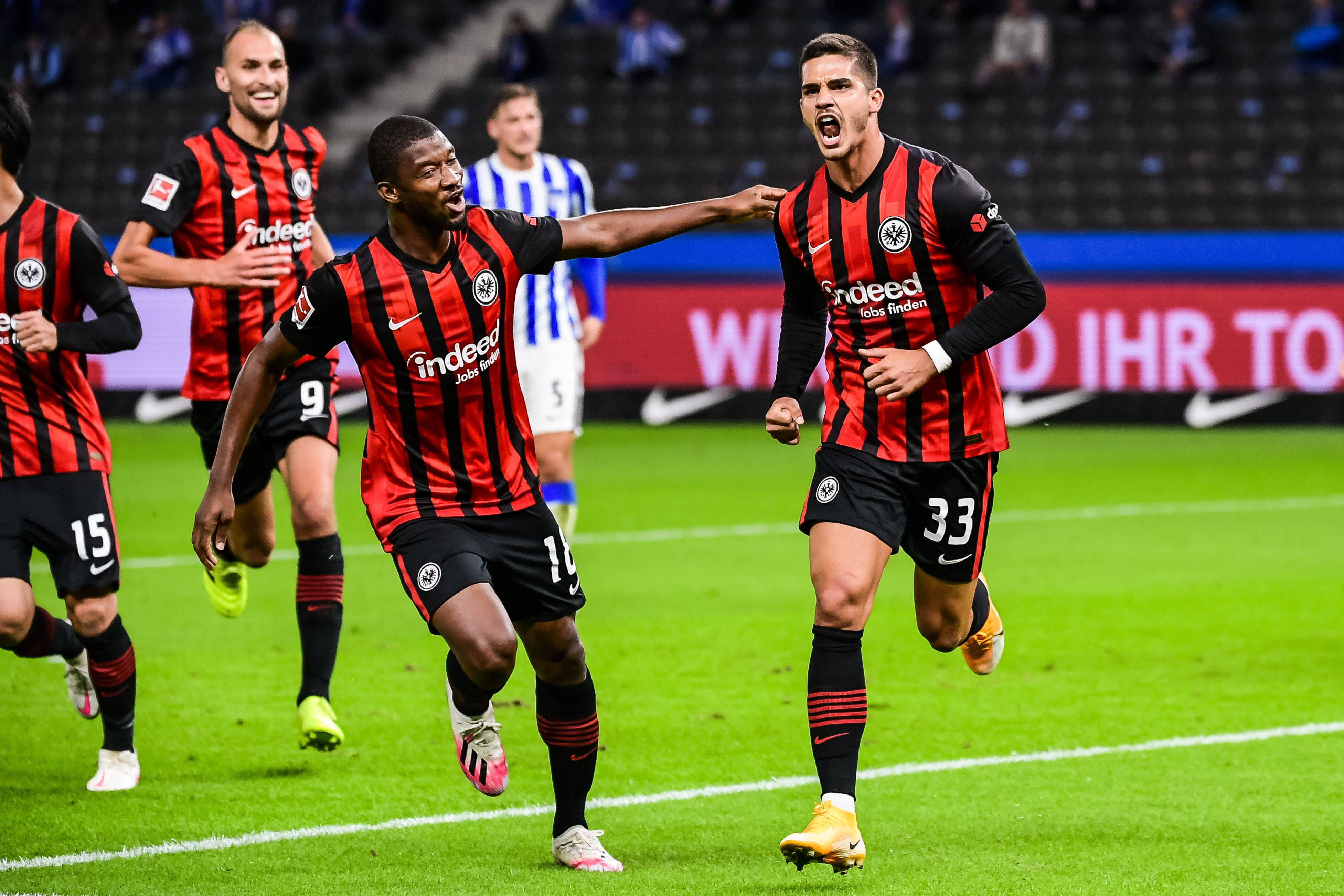 九游体育官方登录入口-奥格斯堡队在比赛中实现反转，战胜强敌