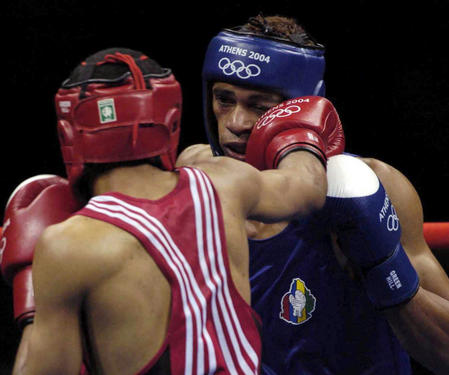 九游体育登录-法国拳击选手以速度取胜，成功晋级