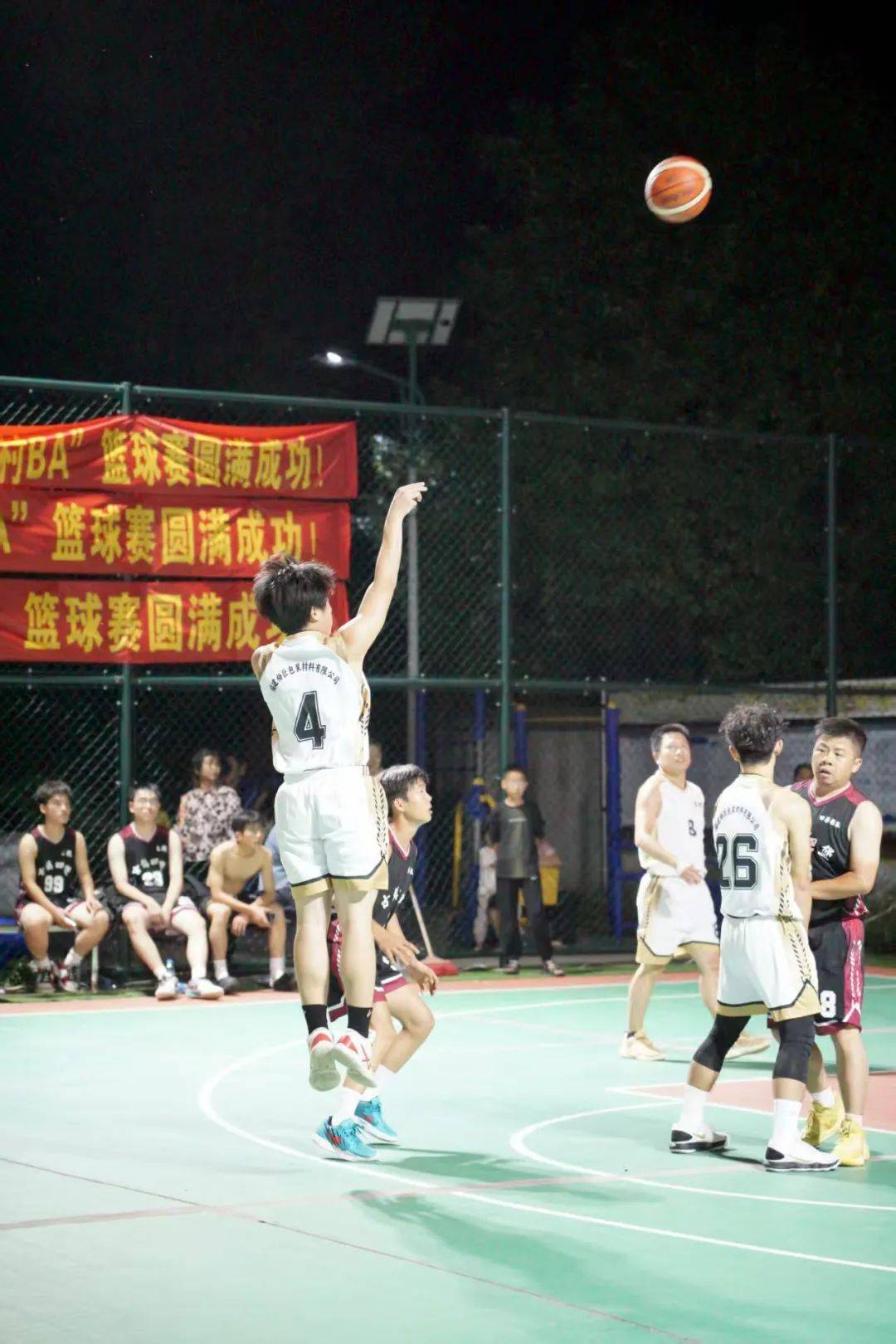 篮球赛季落幕，盛大颁奖典礼引爆激情的简单介绍