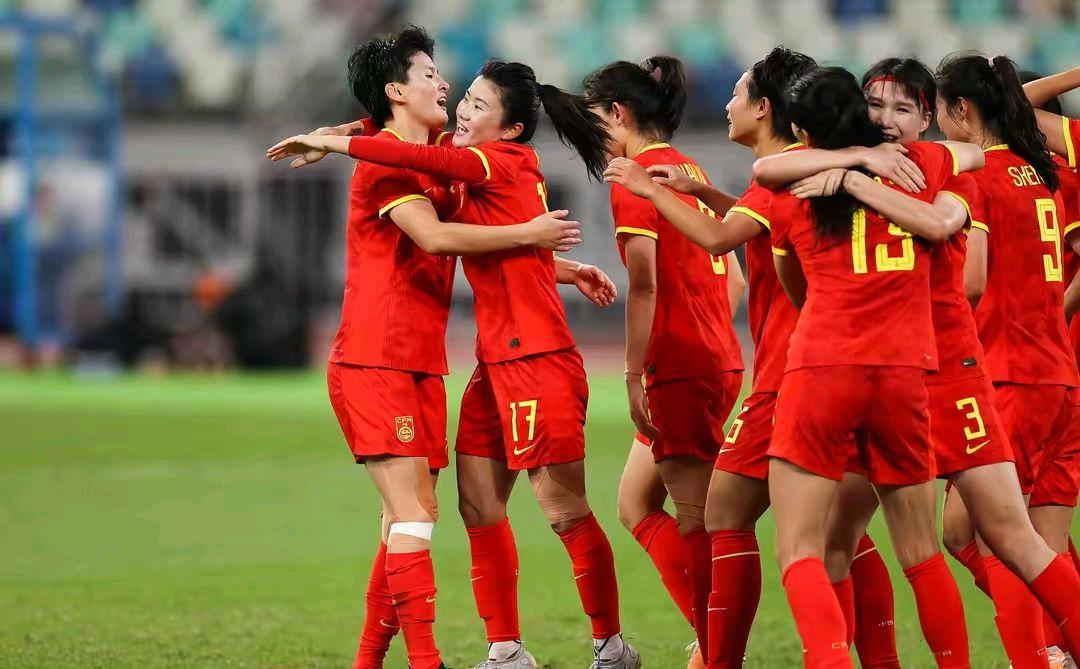 包含球队新战术带领女足征战赛场的词条