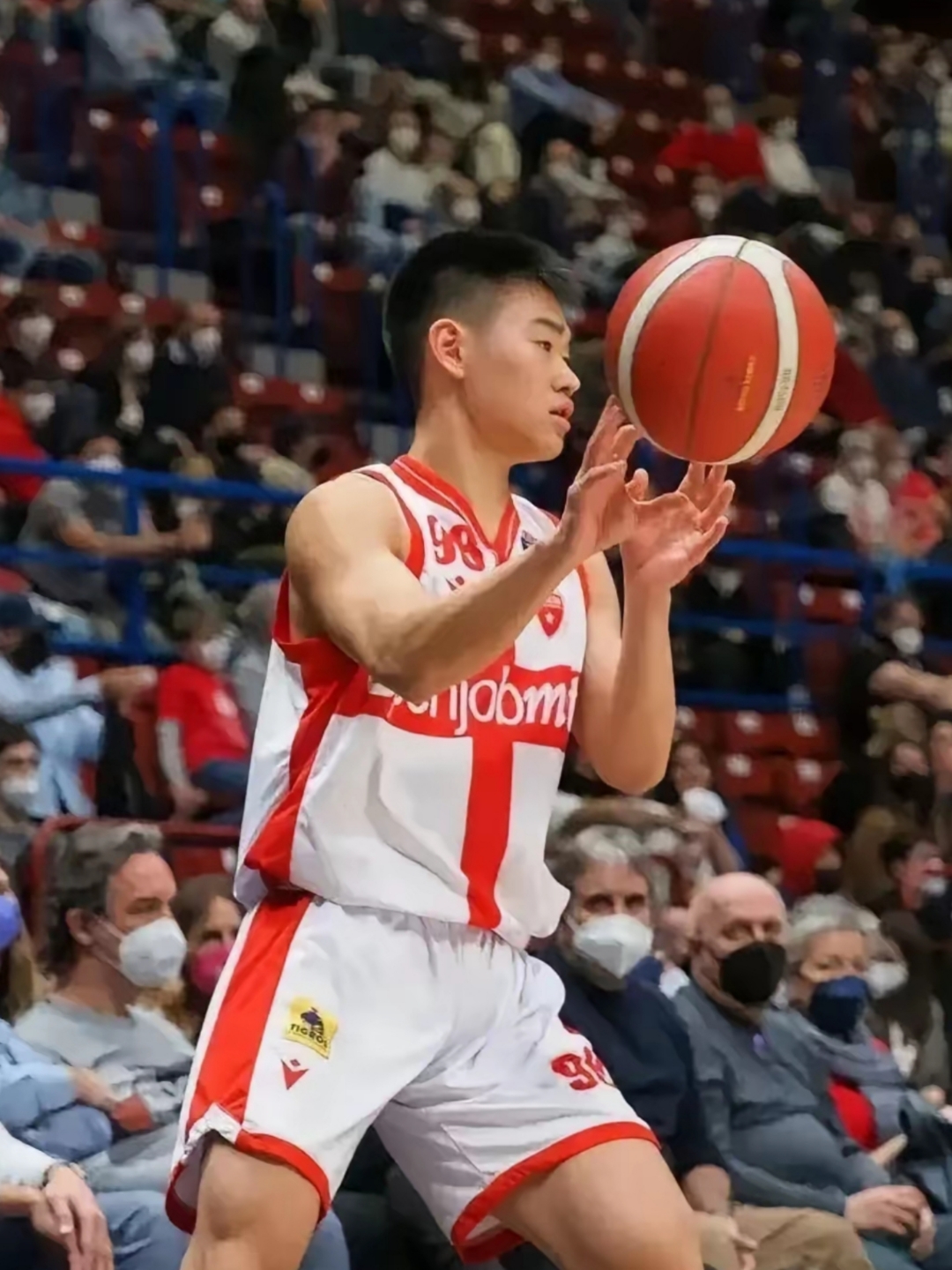 重庆男篮新秀展现实力跻身主力